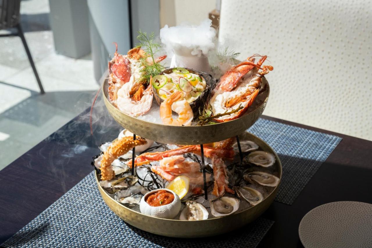 キンプトン エピック ホテル マイアミ エクステリア 写真 A seafood platter