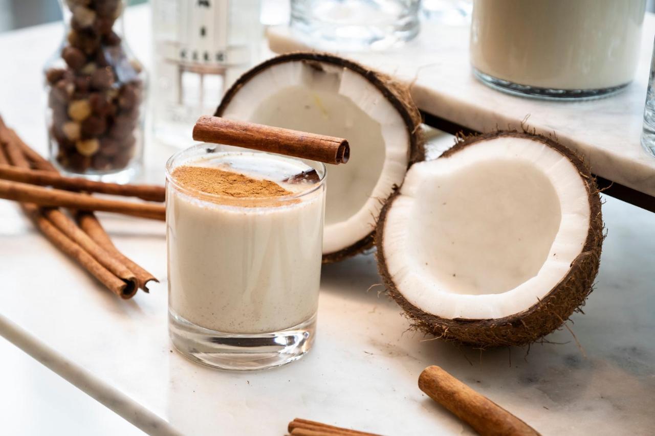 キンプトン エピック ホテル マイアミ エクステリア 写真 Coconut milk