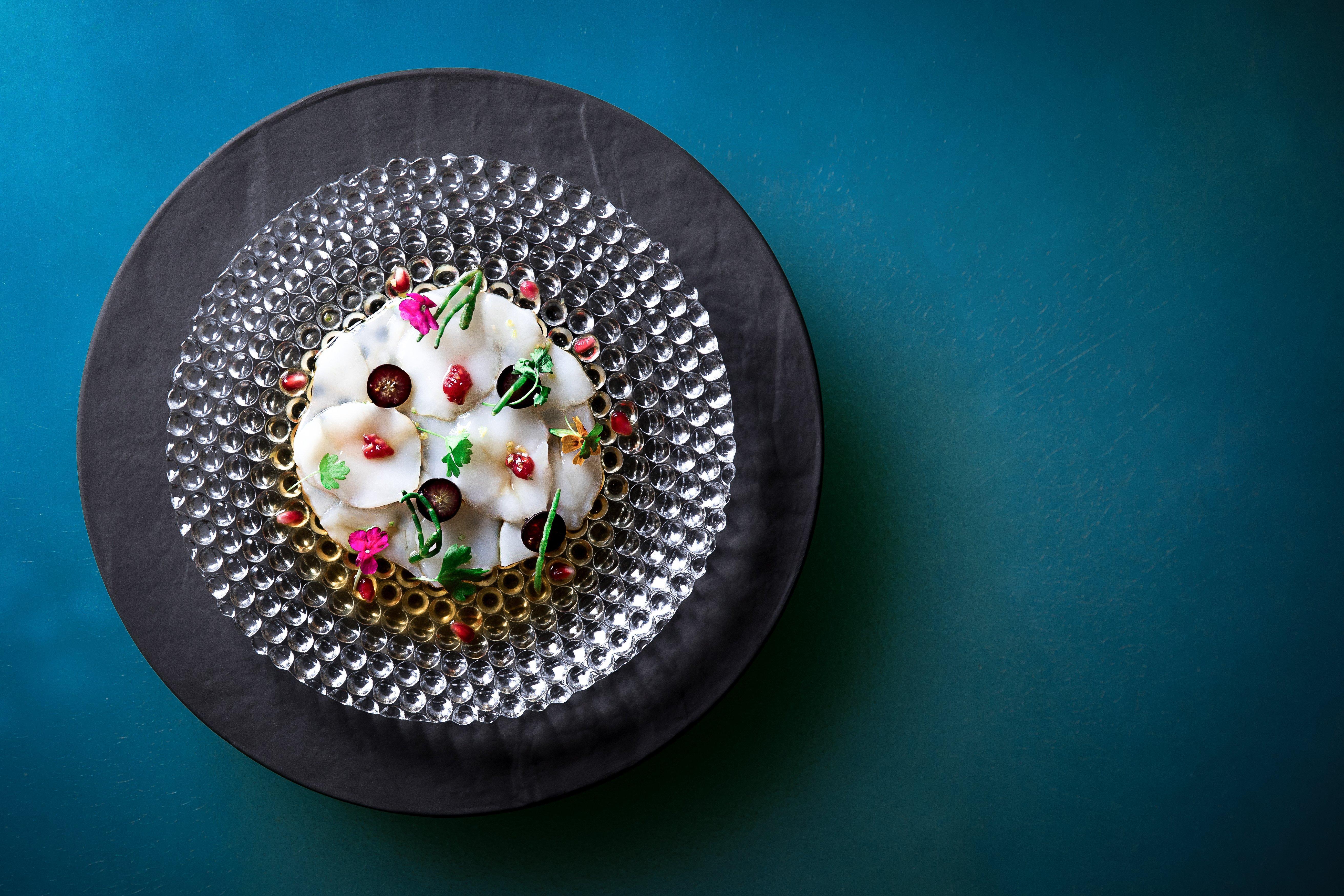 キンプトン エピック ホテル マイアミ エクステリア 写真 A dish by Chef Nuno Leal at the restaurant