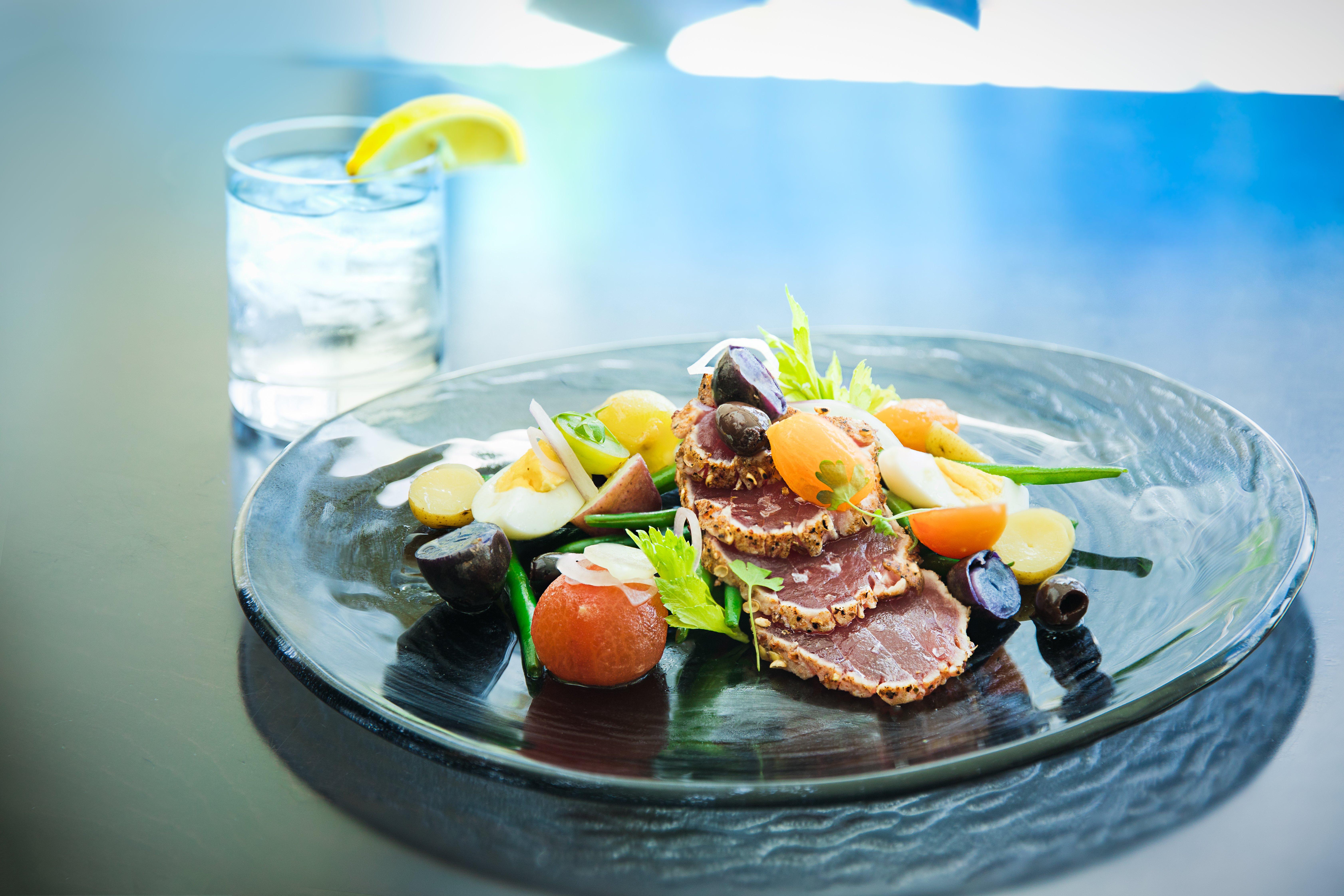 キンプトン エピック ホテル マイアミ エクステリア 写真 A plate of dried and smoked reindeer meat