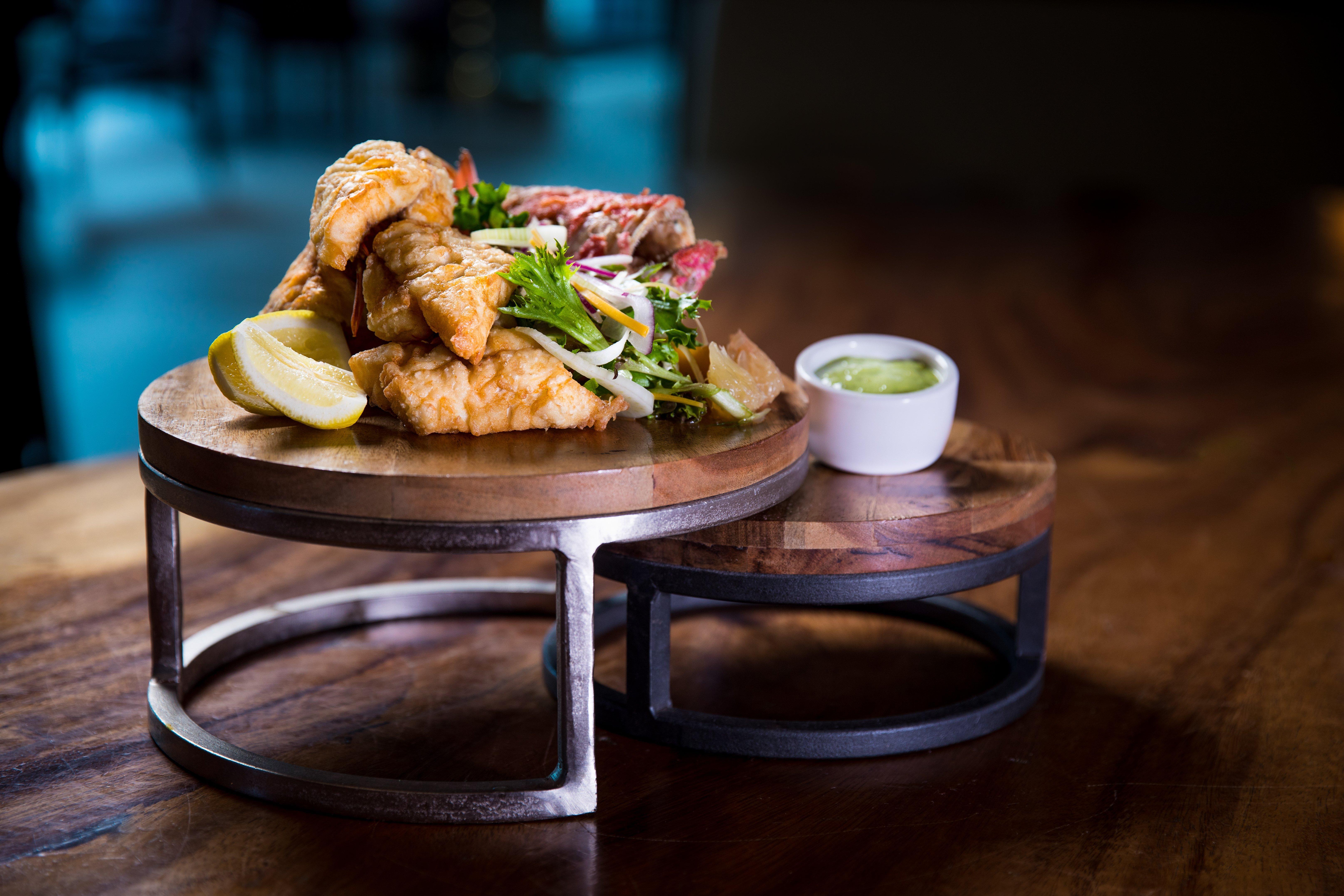 キンプトン エピック ホテル マイアミ エクステリア 写真 A prawn and lobster salad