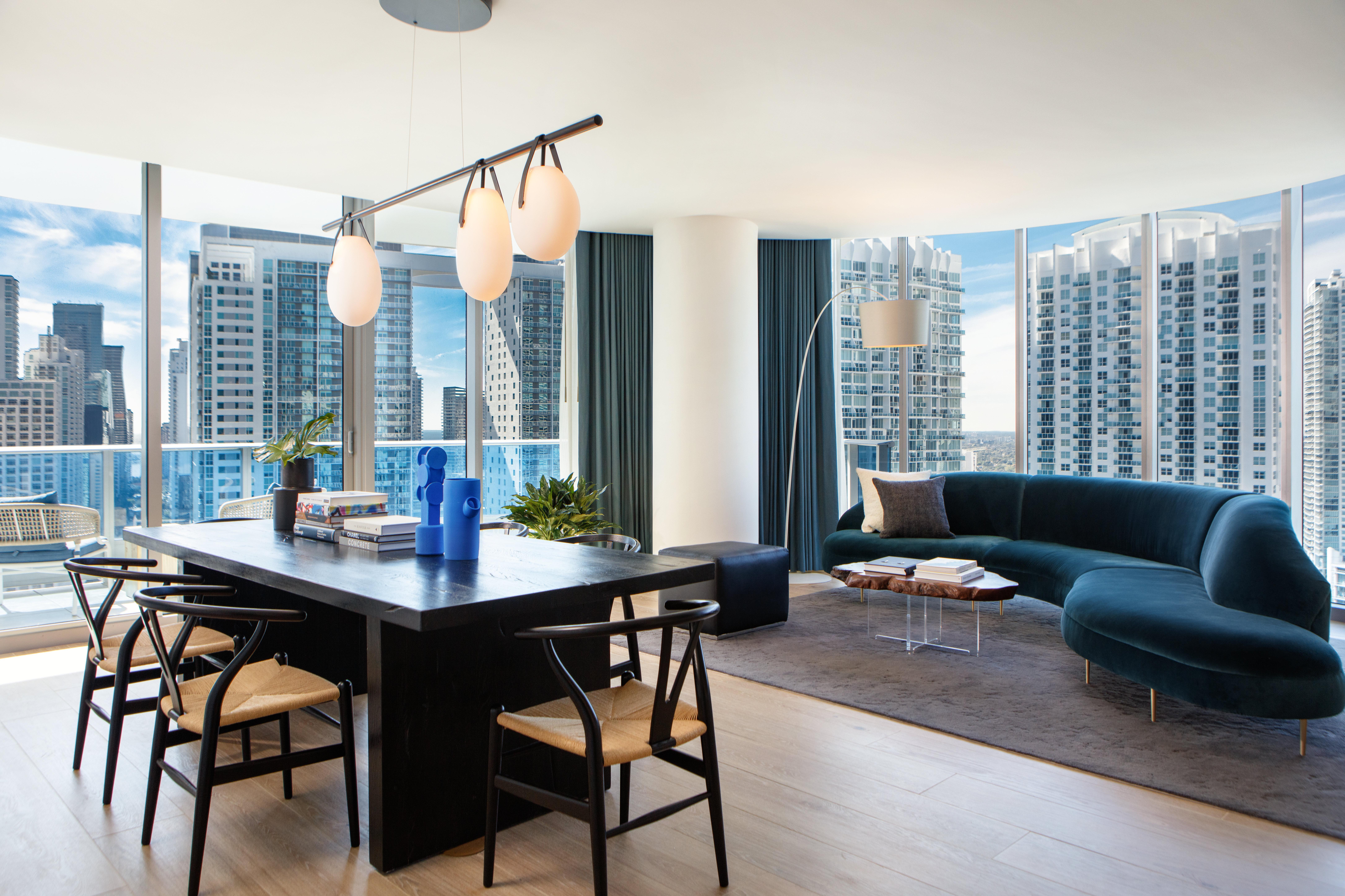 キンプトン エピック ホテル マイアミ エクステリア 写真 A living room at the Ritz-Carlton, South Beach